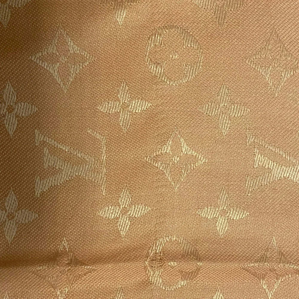 Authentic NWOT Louis Vuitton Monogram Apricot Shawl / Scarf - Picture 4 of 9